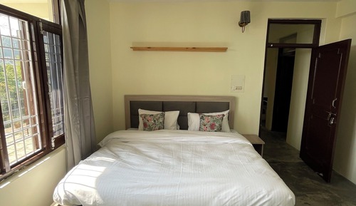 Economy Room, Garden View