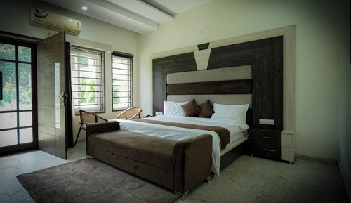 Signature Double Room, Balcony, Garden View