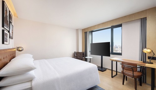 Classic Room, 1 King Bed, City View
