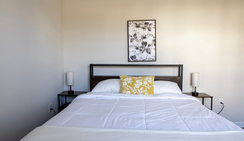 Room, 2 Bedrooms