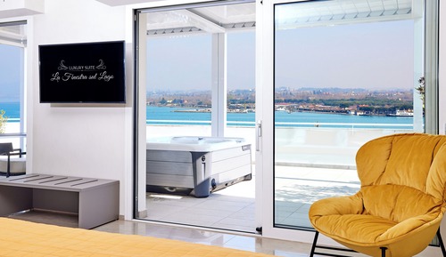 Apartment, Hot Tub, Lake View
