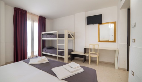 Comfort Triple Room