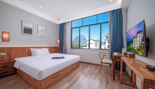 Basic Double Room, 1 Queen Bed, Mountain View