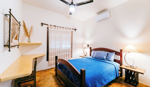 Comfort Single Room, 1 Queen Bed, City View