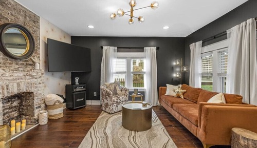 House (2 Bedrooms)