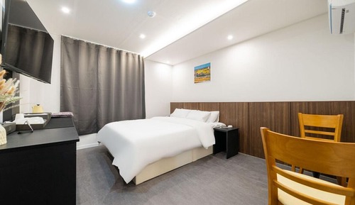 Basic Double Room
