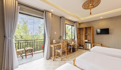 Classic Room, Balcony, Canal View