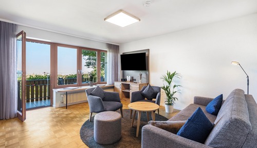 Deluxe Condo, Balcony, River View