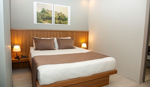 Economy Room