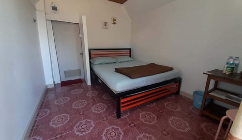 Basic House, Private Bathroom