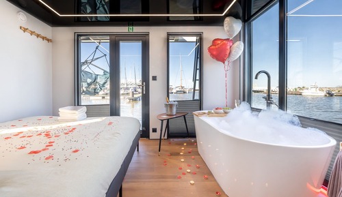 Romantic Mobile Home, Sea View
