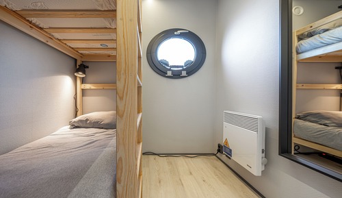 Grand Mobile Home, Sea View