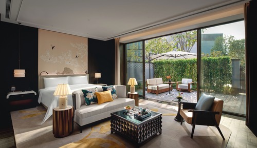 Deluxe Townhome, 1 King Bed, Pets Allowed, Courtyard View