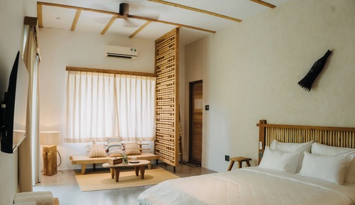 Signature Studio Suite, Patio, Garden View