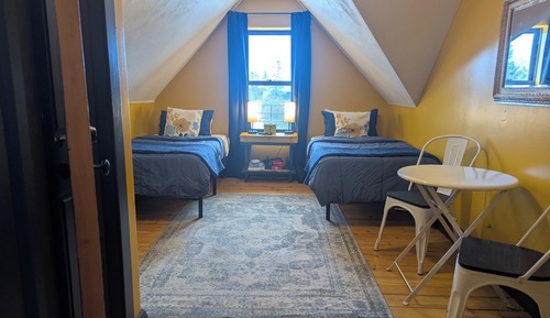 Basic Room, Lake View