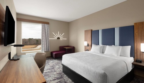 Room, 1 King Bed, Hearing Accessible, Non Smoking (Mobility, Bathtub w/Grab Bars)