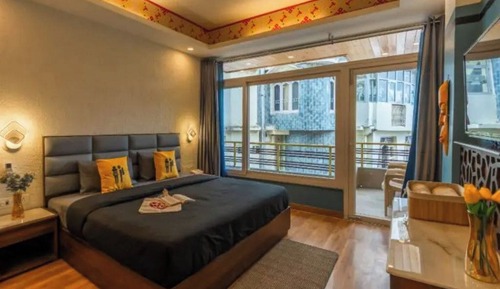 Deluxe Double Room with Balcony