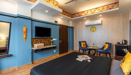 Deluxe Double Room with Balcony and Mountain View