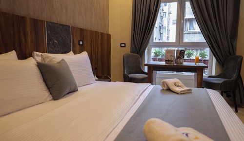 Deluxe Studio Suite, City View