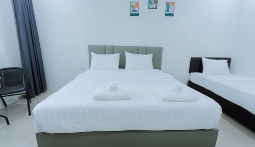 Family Triple Room, City View