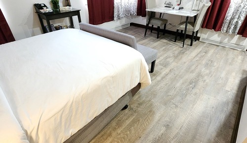 Deluxe Suite, City View