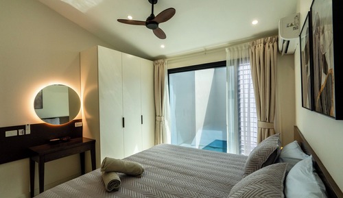 Deluxe Duplex, 3 Bedrooms, Kitchen, Pool View