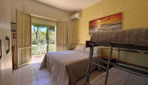 Standard Quadruple Room, Balcony