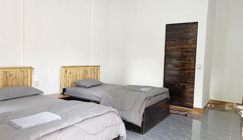 Basic Triple Room, Balcony, Garden View