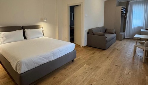 Deluxe Room, Non Smoking, Private Bathroom