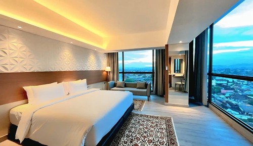 Corner Suite