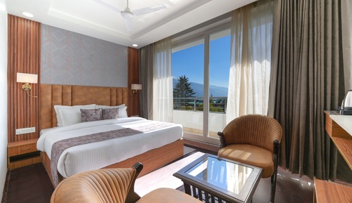 SKYVIEW PREMIUM ROOM WITH BALCONY