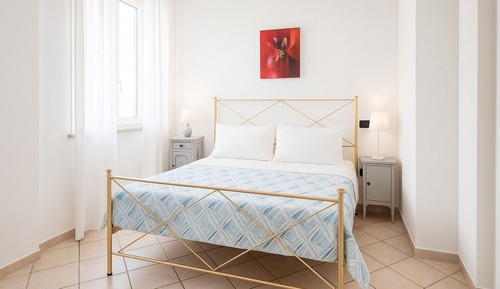 Room (Athos 1)