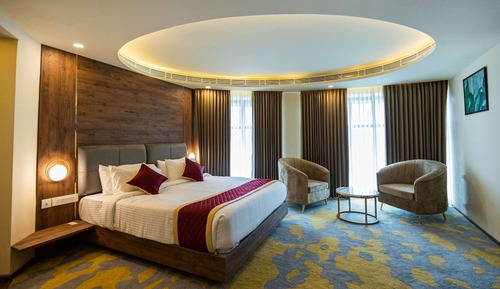 Luxury Suite, City View