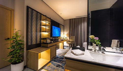 Suite with 4 bedrooms