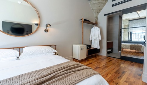 Room, 1 King Bed (Harbor)
