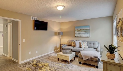 House (2 Bedrooms)