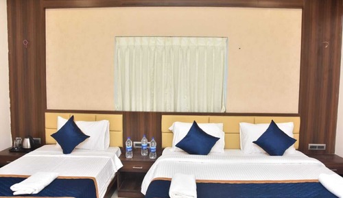 Deluxe Triple Room, City View