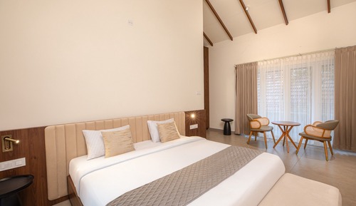 Executive Double Room, Pool View