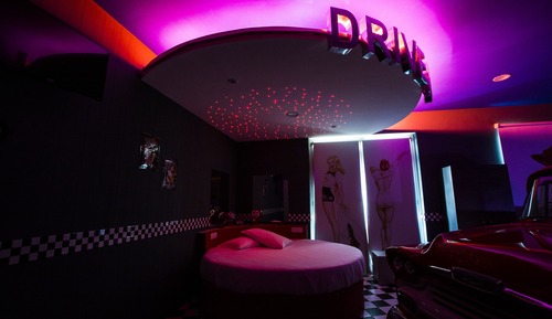 Luxury Studio Suite, 1 King Bed (Direct access)