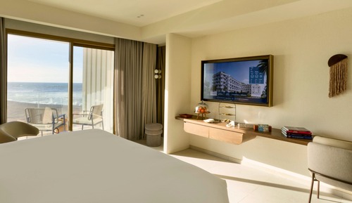 Deluxe Room, 1 King Bed, Ocean View