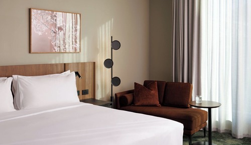 Standard Room, 1 King Bed