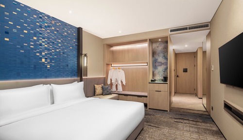 Standard Room, 1 King Bed