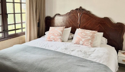 Comfort Apartment, 1 King Bed, Private Bathroom, City View