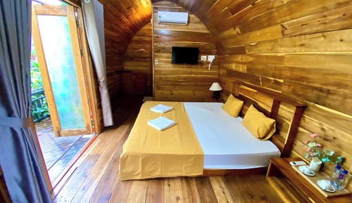 Deluxe Bungalow, 1 Queen Bed, Courtyard View