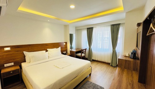 Deluxe King Room