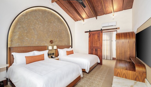 Room, 2 Queen Beds, Mountain View