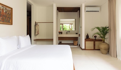 Deluxe Suite, Patio, Pool View