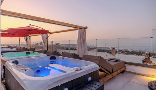 Deluxe Apartment, Kitchen, City View