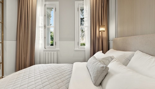 Premium Room, 1 King Bed, Balcony, City View