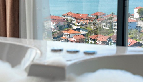 Junior Room, 1 Double Bed, Balcony, Lake View